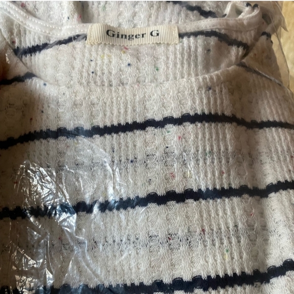 Knit Tie Front Top✨️ - Picture 4 of 4